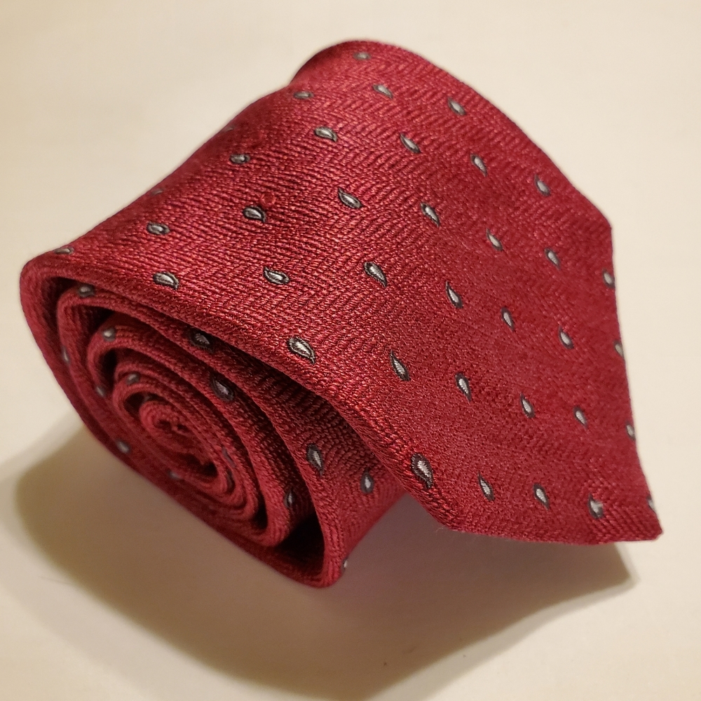 Althea Magenta Geometric Silk Tie
